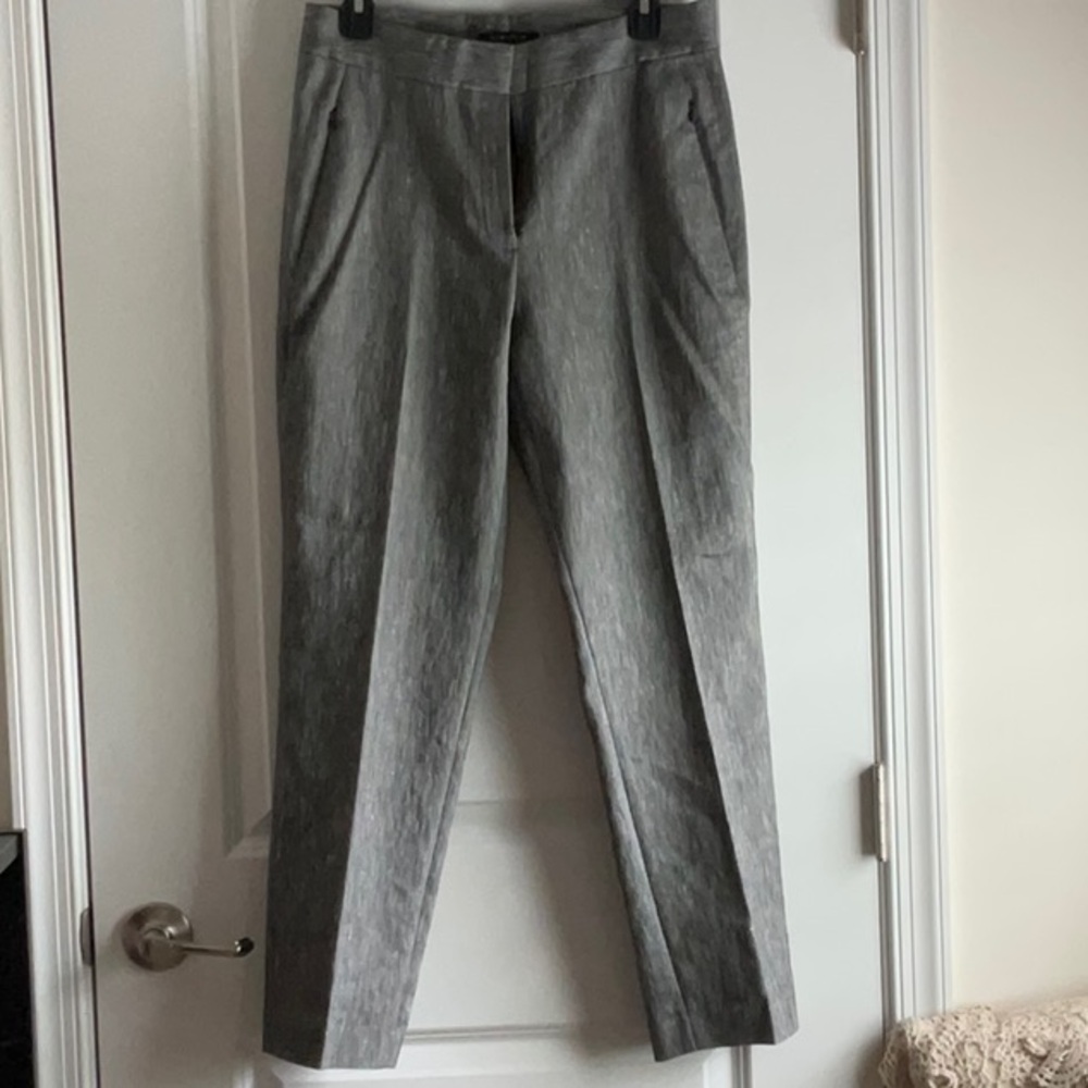 Elie Tahari Gray Cropped Ankle Pants with Classic Tailoring